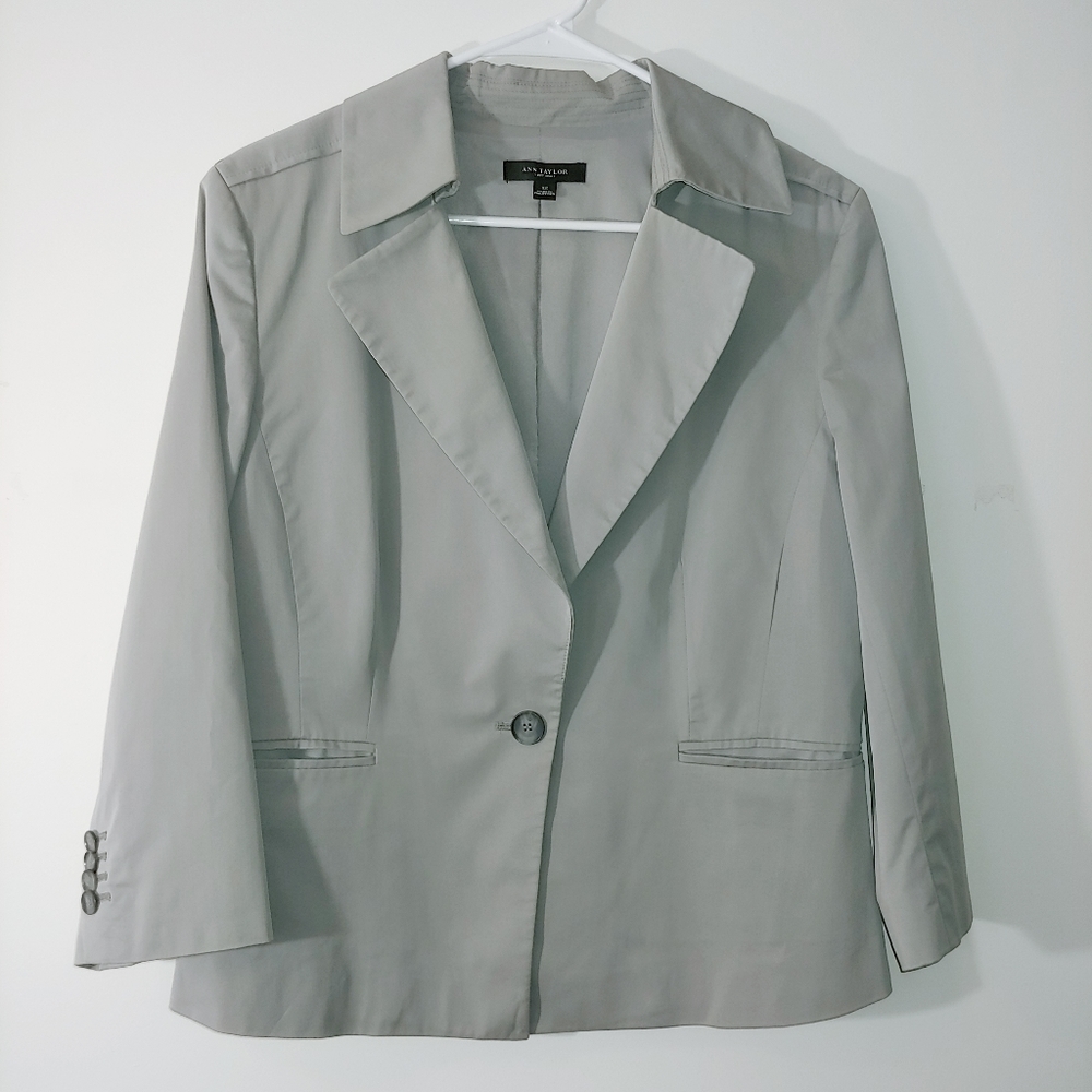 Ann Taylor Cropped Blazer- 12